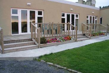 تختخواب و صبحانه Lakeland Midsummer Lakehouse