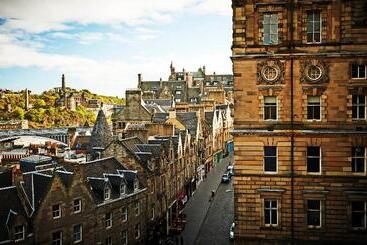 בית מלון כפרי Cheval Old Town Chambers