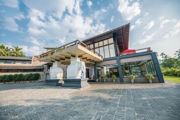 ホテル Earl S Regent