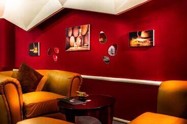 בית מלון כפרי Nobila Airport