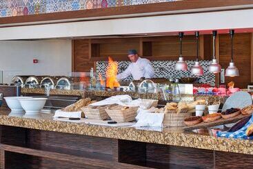 هتل Olympic Lagoon Resort Paphos