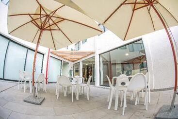 هتل Perla Central