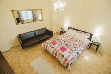 Сельский отель Piano Apartment