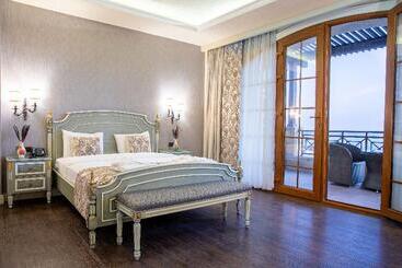 酒店 Sapphire Marine