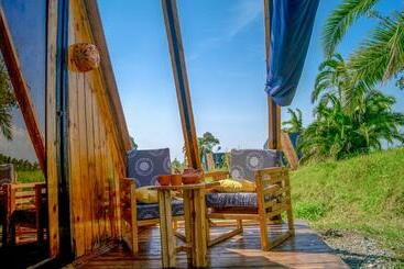 هتل Akira Alira Lodge