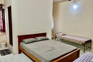 ユースホステル Sundaram Rooms