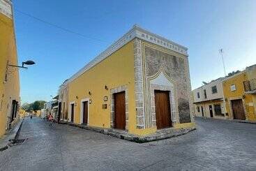 تختخواب و صبحانه Buenosdías Izamal