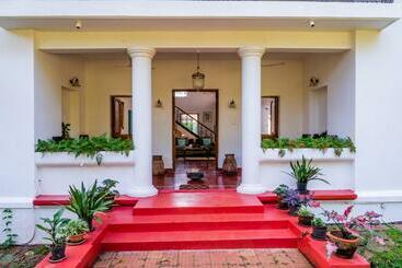 هتل Island House Goa