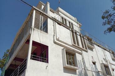 Отель Pop 84630 Jp Palace