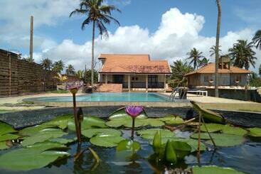 酒店 Pamunu Beach Resort