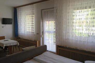 مبيت وإفطار Gästehaus Andreas Kroiss