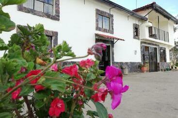 فندق صغير Hospedaje Vivienda Turística La Puerta