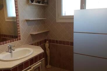 مبيت وإفطار Fleur De Garance