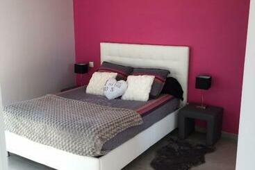 ベッドアンドブレックファースト La Chambre Rose