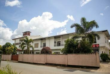 فندق Chamaya Holiday Inn