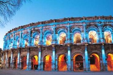 پانسیون Le Mazet En été   Studio En Garrigue Nimoise