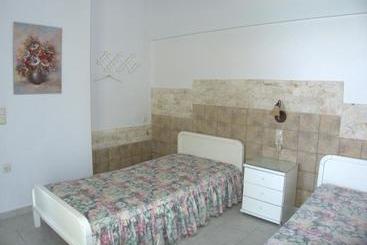 Отель Anna Apartment