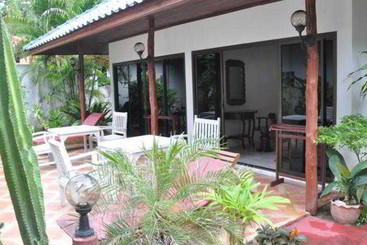 فندق Aree Beach Resort