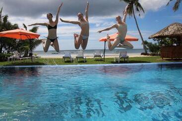 בית מלון כפרי Bohol South Beach