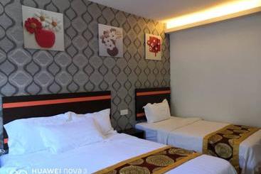 هتل Mega Inn
