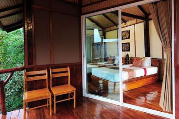 هتل Phuphaya Seaview Resort  Adults Only