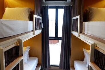 Отель Stay Thapae Hostel