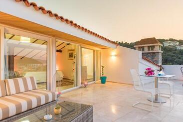 هتل Yalicapkini Boutique