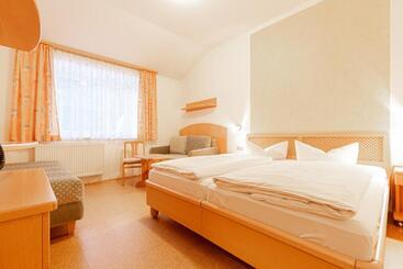 ホテル Gasthof Zur Post