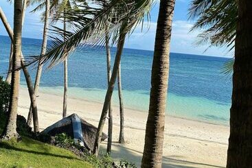 בית מלון כפרי Anda White Beach Resort