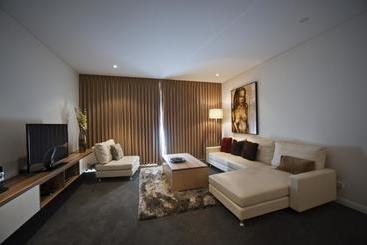 هتل Apartments By Nagee Canberra  Formerly Nagee Prest
