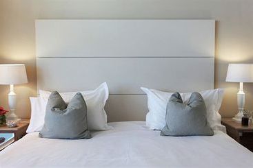 هتل Hermanus Beach Villa
