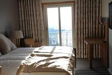 ホテル Ingliston Country Club