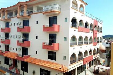 فندق The Alondra