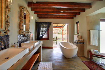 هتل Madi Madi Karoo Safari Lodge