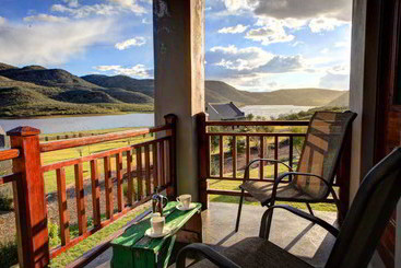 Отель Madi Madi Karoo Safari Lodge