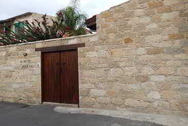 هتل روستایی Niki S House