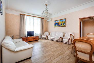 Жильё для туристов Ministry Suite Smolenskaya