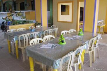 White Beach Hotel Puerto Galera Powered By Cocotel