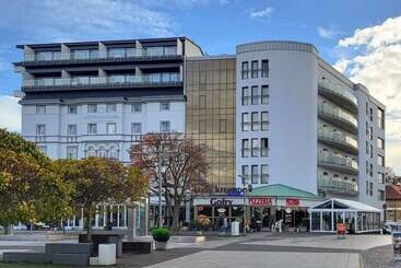 فندق Aurora Family & Spa