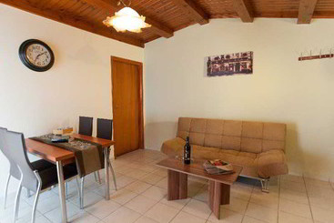 هتل Castello Apartments