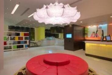 هتل Golden Tulip Gurgaon Sector 29