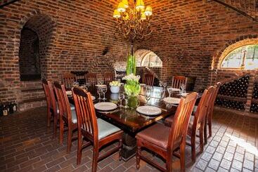 Lombardy Boutique Hotel & Conference Centre