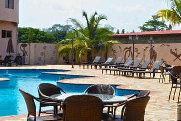 هتل Mensvic Grand