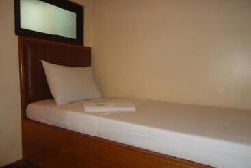 Park Bed And Breakfast Hotel Pasay