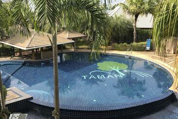 호텔 Taman Resort