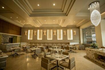 호텔 The Royal Mandaya