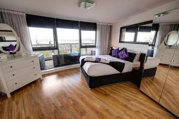 فندق Westport Serviced Apartments