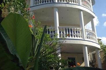 호텔 Yuzhny Ray Guest House