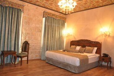 Izala Hotel   Boutique Class