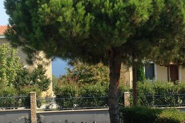 The Beach House   Apartments & Studios